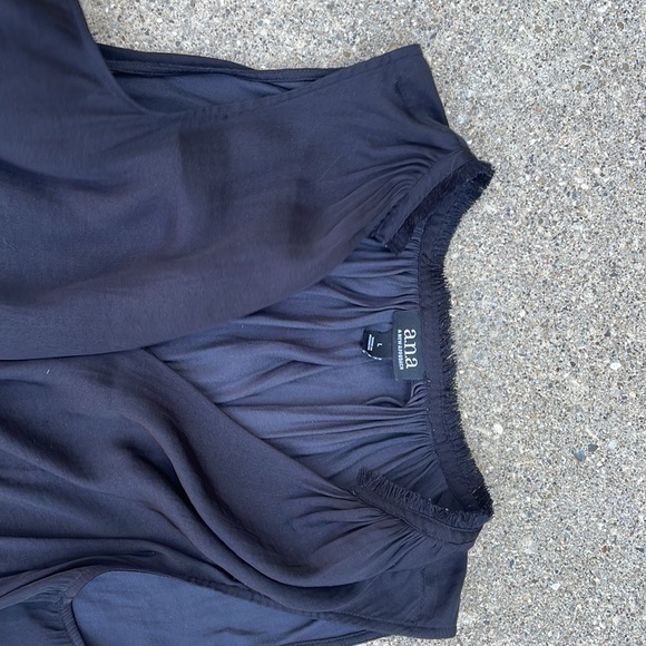 Sleeveless top - Picture 2 of 6